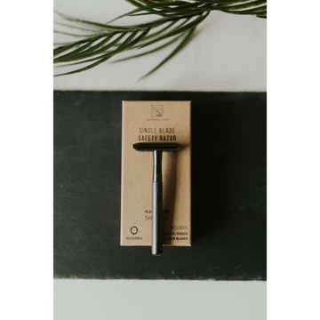 plastic-free razor (onyx)
